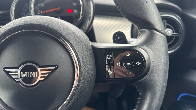 MINI Hatchback 2.0 Cooper S Exclusive 5dr Auto [Comfort/Nav Pack] Petrol Hatchback